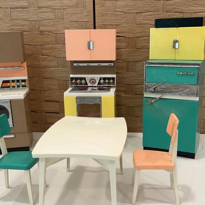 Vintage  Doll House Furniture 