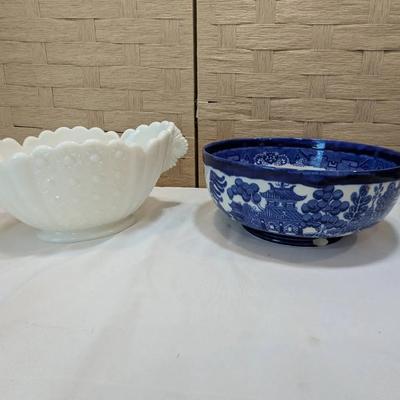 Milk Glass Scalloped Bowl & Blue Willow Patterned Dish