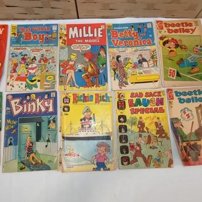 Vintage Comic Books Including: Richie Rich, Tom & Jerry, Tweety & Sylvester, and More