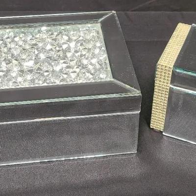 Sparkling Show Offs - Dazzling Duet Of Unique Jewelry Boxes