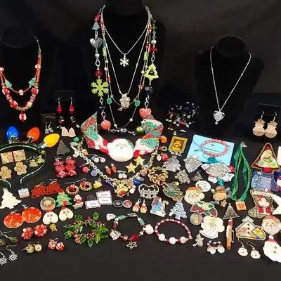 Christmas Jewelry Including .925 T. Jayelle Bracelet 