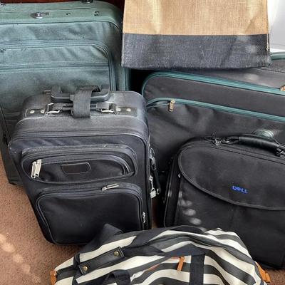 Luggage, Travel Bags & Handbags Assortment
