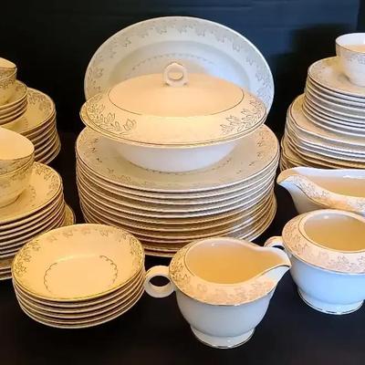 Tulip Lace Gold Leaf China Collection – 70+ Pieces