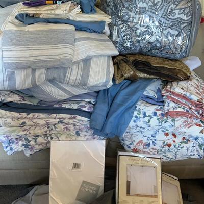 King-Size Comforters, Sheets & Pillowcases With Rugs, Tablecloth & Airbed