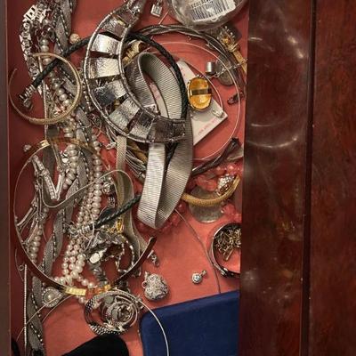 Incredible Selection of High End Fashion Jewelry - Rings, Necklaces, Bracelets, Earrings, Watches, Pendants and more! 