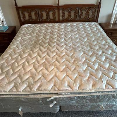 Vintage MCM Bedroom Set w/ Clean Mattress and Boxspring 