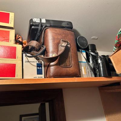 Sale Photo Thumbnail #25: Vintage cameras