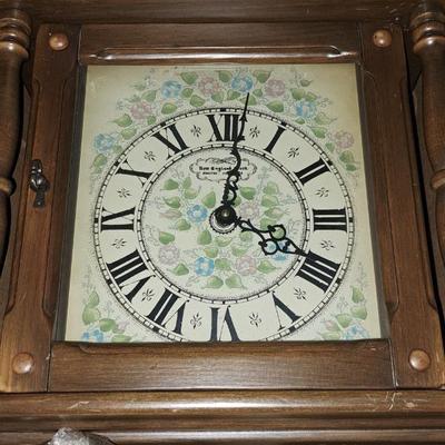 Sale Photo Thumbnail #132: Clocks