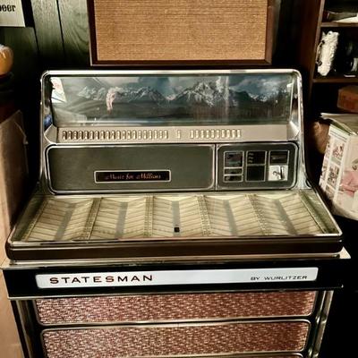 Sale Photo Thumbnail #57: Wurlitzer Statesman Jukebox