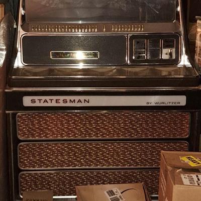 Sale Photo Thumbnail #6: Vintage Wurlitzer Jukebox
