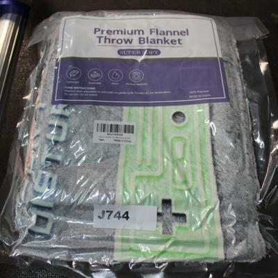 Sale Photo Thumbnail #765