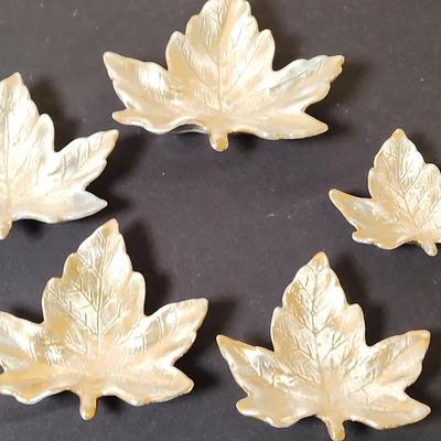 Small Leaf Decor 