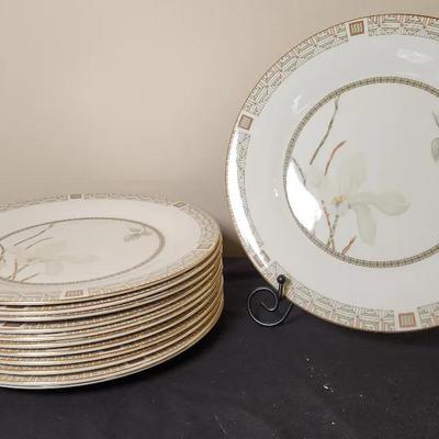 White Nile Fine China Plate Set