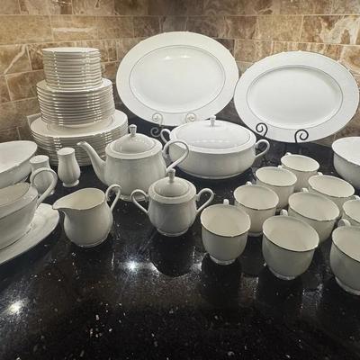 Lenox Hannah Platinum Debut Collection