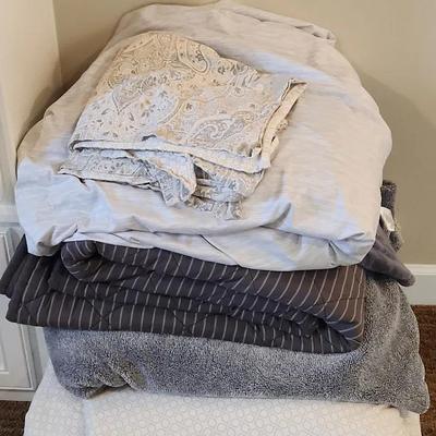 Mystery Lot Of Full/Queen Bedding 