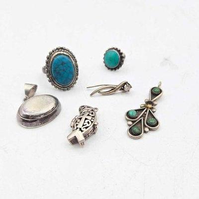542 • sterling silver pendants, ring, & earrings, 38.3g