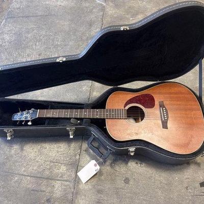 2054 • seagull acoustic guitar with case