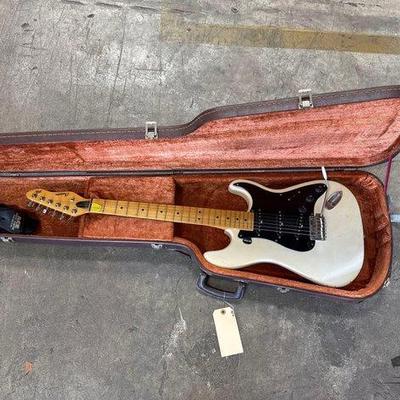 2016 • peavy raptor 6 string electric guitar