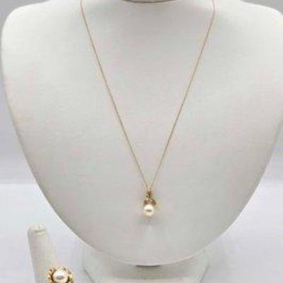 230 • 14k gold and pearl necklace & ring, 10.7g