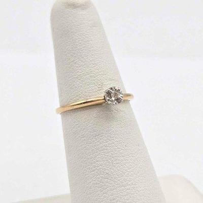 426 • 10k gold and diamond ring, 1.2g