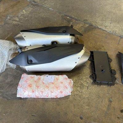 1522 • ducati stock exhaust