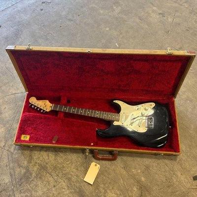 2036 • fender stratocaster with case