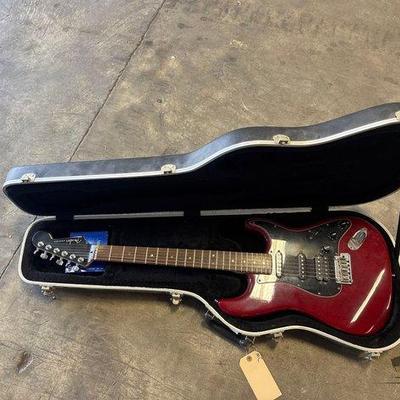 Sale Photo Thumbnail #110: 2044 • fender stratocaster