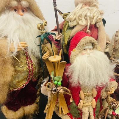 Vintage Santas Total Of Four 