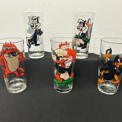 (5) Vtg. 1970’s Warner Bros. Looney Tunes Glass Tumblers 3 Of 3
