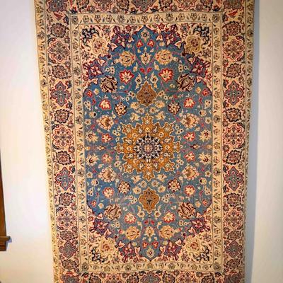 Handwoven Persian-Style Rug – 42” × 64.5” 