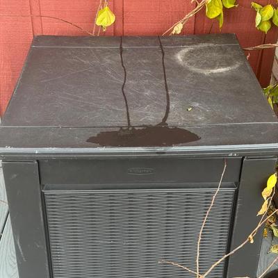 Rubbermaid Outdoor Storage Bin #1