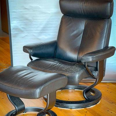 Ekornes Stressless Leather Recliner w/ Ottoman – Black