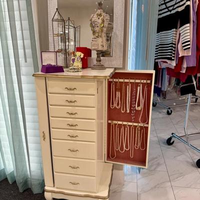 Sale Photo Thumbnail #55