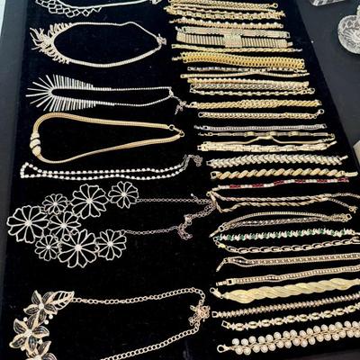 Sale Photo Thumbnail #6