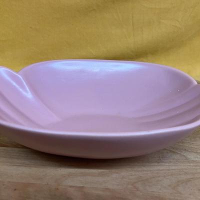 A mid-century modern pink Bauer Pottery decorative bowl