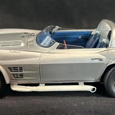 Exoto Racing Legends 1:18 Chevrolet Corvette Grand Sport Roadster Diecast – Silver
