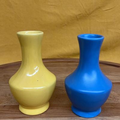 Pair of vintage Catalina Island bud vases in yellow and blue