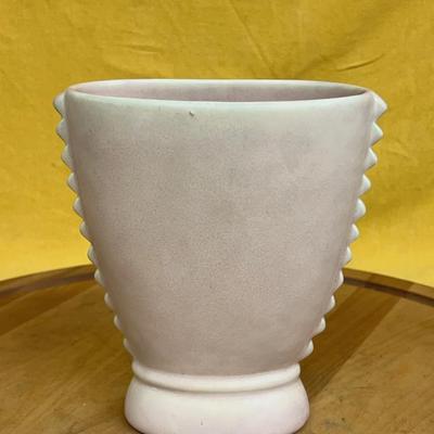 Catalina Island Pottery "601" vase with scalloped rim