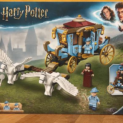 LEGO Harry Potter Beauxbatons' Carriage: Arrival at Hogwarts set 75958