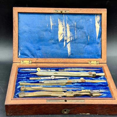 Vintage Drawing Set / Compass Box