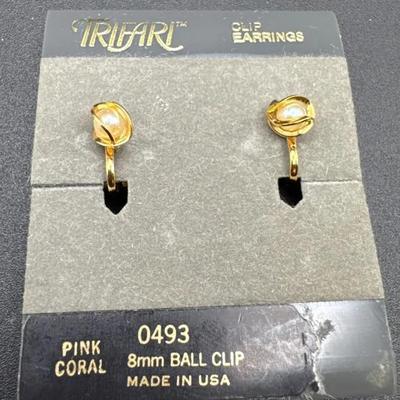 Trifari Vintage Clip On Earrings 