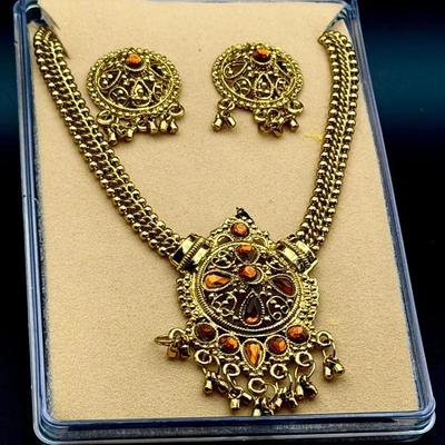 Ornate Necklace & Earring Set