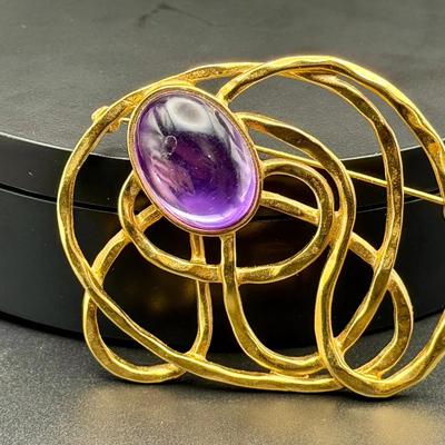 Vintage Avon Golden Web Brooch With Purple Cabachon 