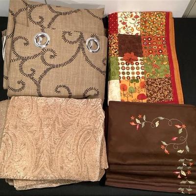 Lot of Decorative Curtains & Placemats 
