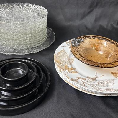 Mixed Lot of Glass And Ceramic Dishes