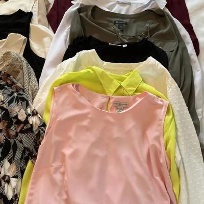 Women’s Blouses & Tops – Mixed Styles & Colors