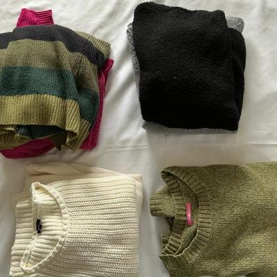 7 Women’s Sweaters & Cardigans – Mixed Styles & Colors