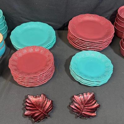 Colorful Embossed Stoneware Dinnerware Set