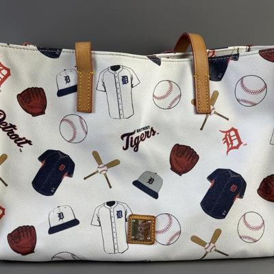 Sale Photo Thumbnail #594