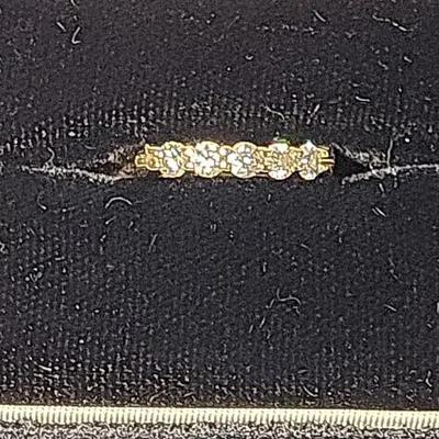 Stunning 14k White Gold with Diamond Band